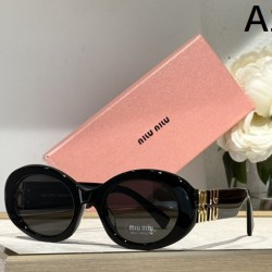 2024FW サングラス MIU MIU ミュウミュウ スマートな印象