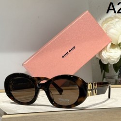 2024FW サングラス MIU MIU ミュウミュウ スマートな印象