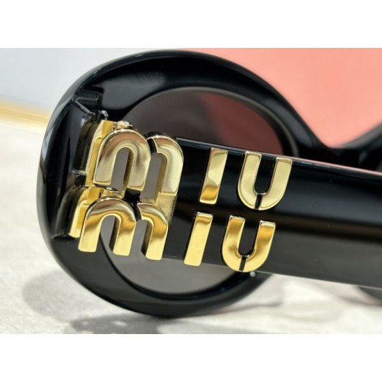 2024FW サングラス MIU MIU ミュウミュウ スマートな印象 2024FW サングラス MIU MIU ミュウミュウ スマートな印象