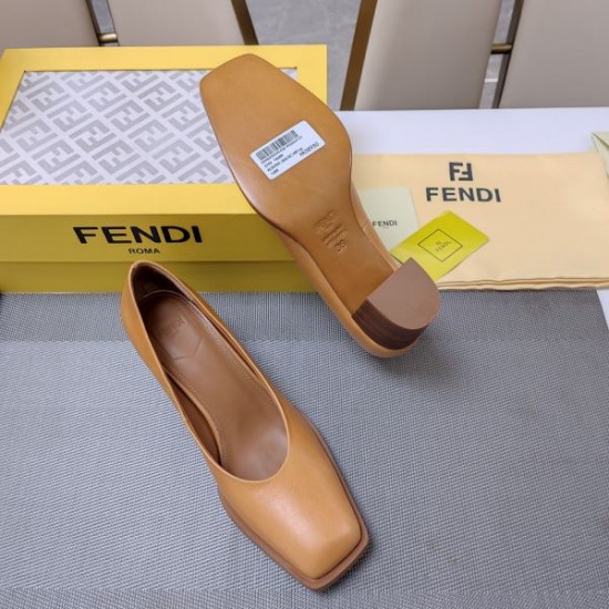 FENDI フェンデイ 2024FW レディース ハイヒール 注目されている新品