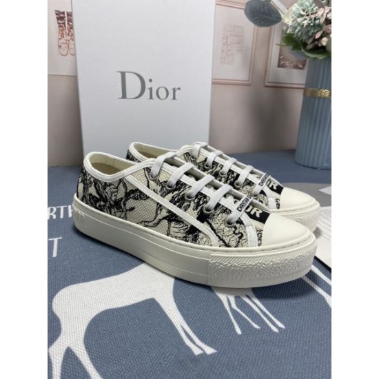 DIOR ディオール 2024FW レディース用 カジュアルシューズ 今季はファション感漂う DIOR ディオール 2024FW レディース用 カジュアルシューズ 今季はファション感漂う