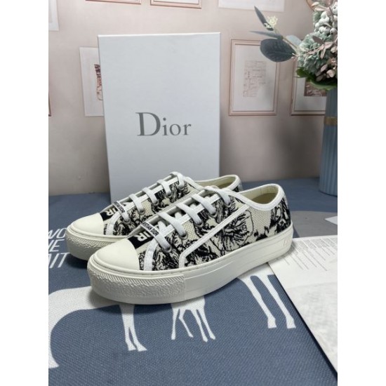 DIOR ディオール 2024FW レディース用 カジュアルシューズ 今季はファション感漂う DIOR ディオール 2024FW レディース用 カジュアルシューズ 今季はファション感漂う