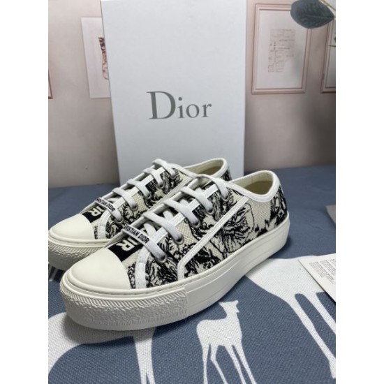 DIOR ディオール 2024FW レディース用 カジュアルシューズ 今季はファション感漂う DIOR ディオール 2024FW レディース用 カジュアルシューズ 今季はファション感漂う