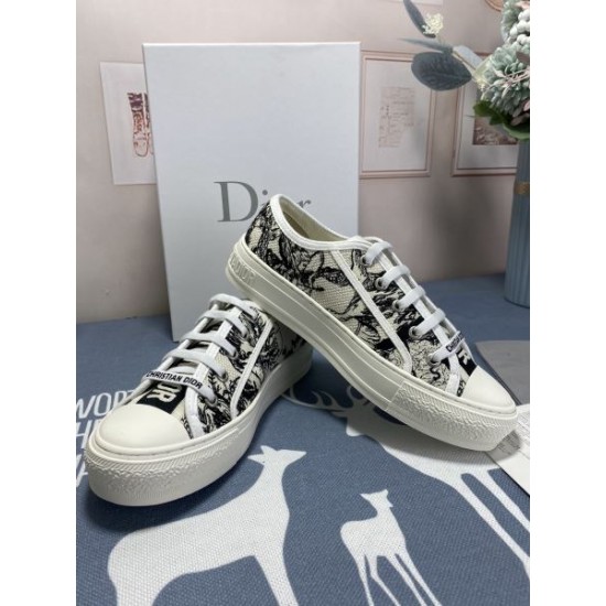 DIOR ディオール 2024FW レディース用 カジュアルシューズ 今季はファション感漂う DIOR ディオール 2024FW レディース用 カジュアルシューズ 今季はファション感漂う