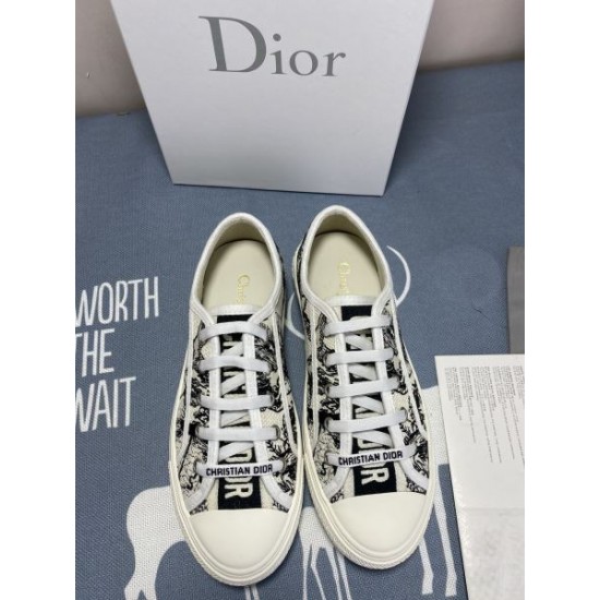 DIOR ディオール 2024FW レディース用 カジュアルシューズ 今季はファション感漂う DIOR ディオール 2024FW レディース用 カジュアルシューズ 今季はファション感漂う