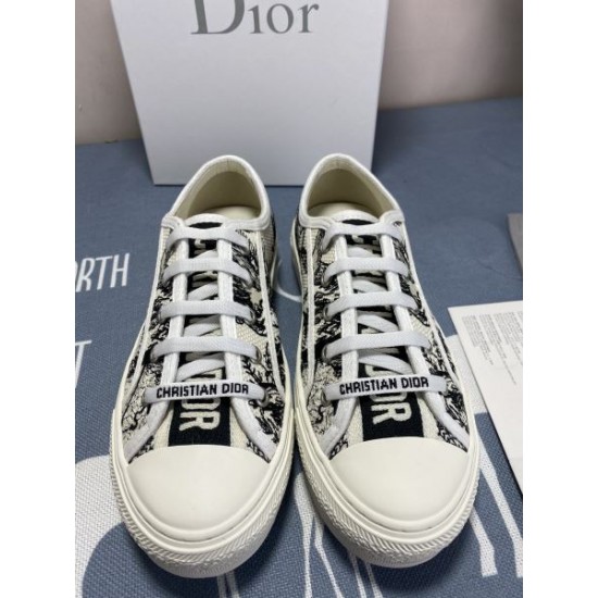 DIOR ディオール 2024FW レディース用 カジュアルシューズ 今季はファション感漂う DIOR ディオール 2024FW レディース用 カジュアルシューズ 今季はファション感漂う