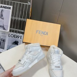 FENDI フェンデイ 2024FW レディース用 カジュアルシューズ とても取り入れやすい