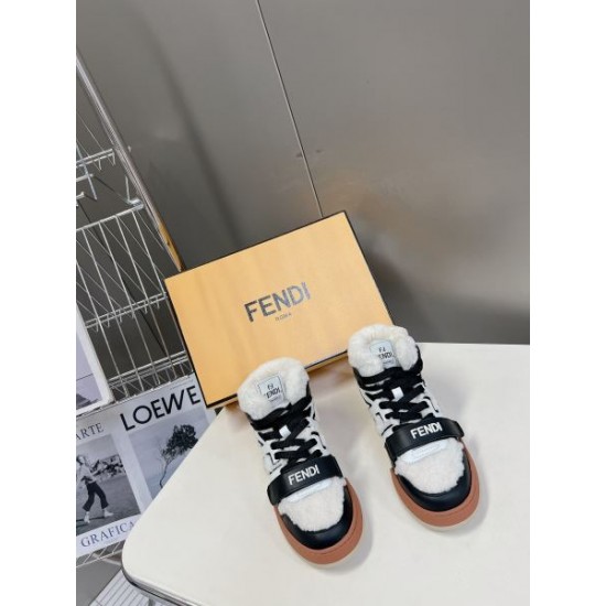 FENDI フェンデイ 2024FW レディース用 カジュアルシューズ とても取り入れやすい FENDI フェンデイ 2024FW レディース用 カジュアルシューズ とても取り入れやすい