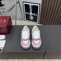 GUCCI グッチ 2024FW レディース用 カジュアルシューズ ファッション感が満点