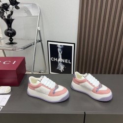 GUCCI グッチ 2024FW レディース用 カジュアルシューズ ファッション感が満点