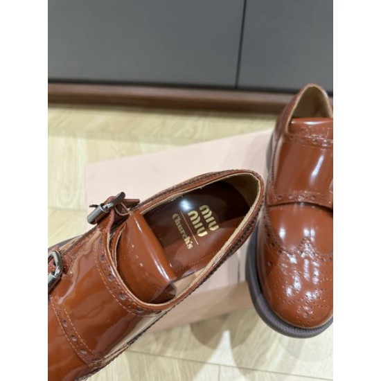 MIU MIU ミュウミュウ 2024FW レディース用 カジュアルシューズ 秋冬トレンド MIU MIU ミュウミュウ 2024FW レディース用 カジュアルシューズ 秋冬トレンド