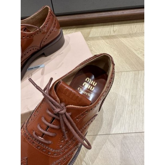 MIU MIU ミュウミュウ 2024FW レディース用 カジュアルシューズ 人気アイテム MIU MIU ミュウミュウ 2024FW レディース用 カジュアルシューズ 人気アイテム