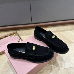 MIU MIU ミュウミュウ 2024FW レディース用 カジュアルシューズ 秋冬新作登場