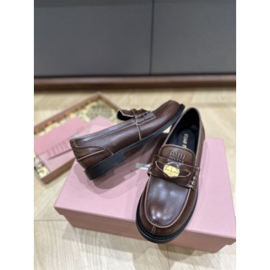 MIU MIU ミュウミュウ 2024FW レディース用 カジュアルシューズ 秋冬新作登場 MIU MIU ミュウミュウ 2024FW レディース用 カジュアルシューズ 秋冬新作登場