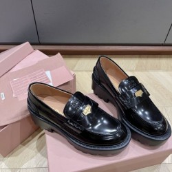 MIU MIU ミュウミュウ 2024FW レディース用 カジュアルシューズ セールで格安