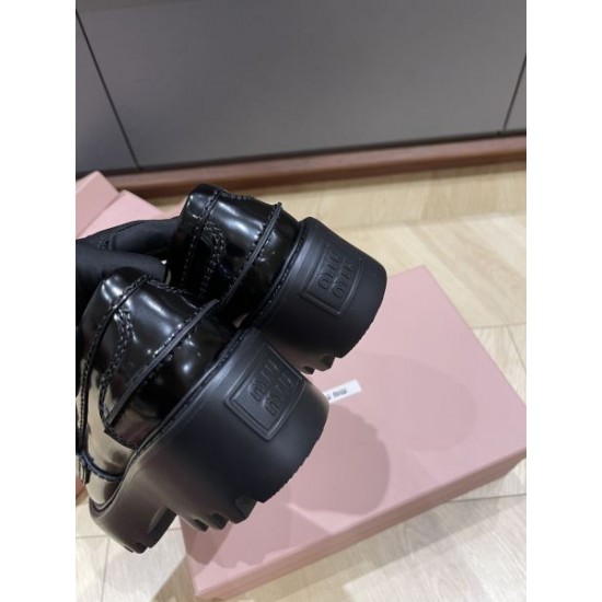 MIU MIU ミュウミュウ 2024FW レディース用 カジュアルシューズ セールで格安 MIU MIU ミュウミュウ 2024FW レディース用 カジュアルシューズ セールで格安
