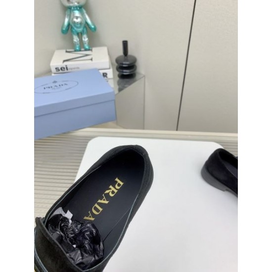 PRADA プラダ 2024FW レディース用 カジュアルシューズ 人気アイテムお早めに