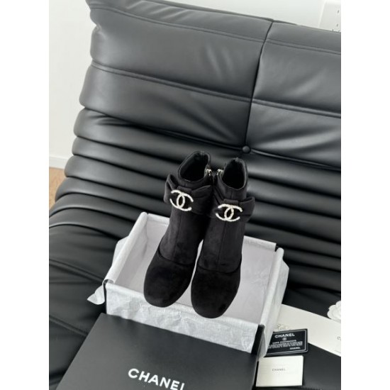 CHANEL シャネル 2024FW レディース用 ブーツ おしゃれ度をUPする新着 CHANEL シャネル 2024FW レディース用 ブーツ おしゃれ度をUPする新着
