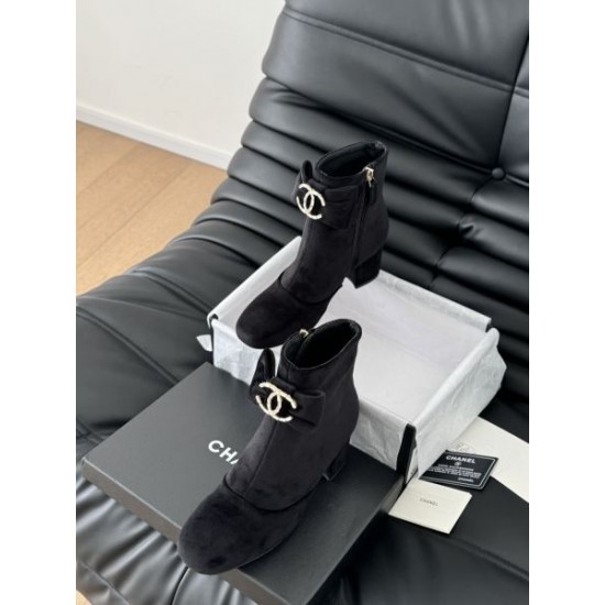 CHANEL シャネル 2024FW レディース用 ブーツ おしゃれ度をUPする新着 CHANEL シャネル 2024FW レディース用 ブーツ おしゃれ度をUPする新着