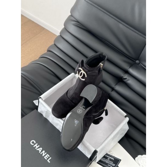 CHANEL シャネル 2024FW レディース用 ブーツ おしゃれ度をUPする新着 CHANEL シャネル 2024FW レディース用 ブーツ おしゃれ度をUPする新着
