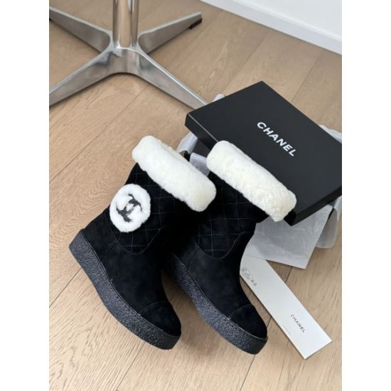 CHANEL シャネル 2024FW レディース用 ブーツ リラックスした雰囲気に CHANEL シャネル 2024FW レディース用 ブーツ リラックスした雰囲気に