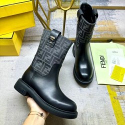 FENDI フェンデイ 2024FW レディース用 ブーツ 最後の秋冬コレクション