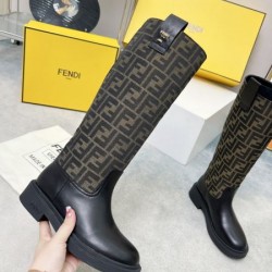 FENDI フェンデイ 2024FW レディース用 ブーツ 抜群なブランドプリント