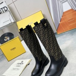 FENDI フェンデイ 2024FW レディース用 ブーツ 抜群なブランドプリント