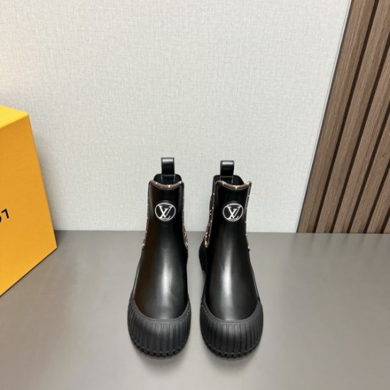 LOUIS VUITTON ルイヴィトン 2024FW レディース用 ブーツ シックな色合い