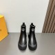 LOUIS VUITTON ルイヴィトン 2024FW レディース用 ブーツ シックな色合い
