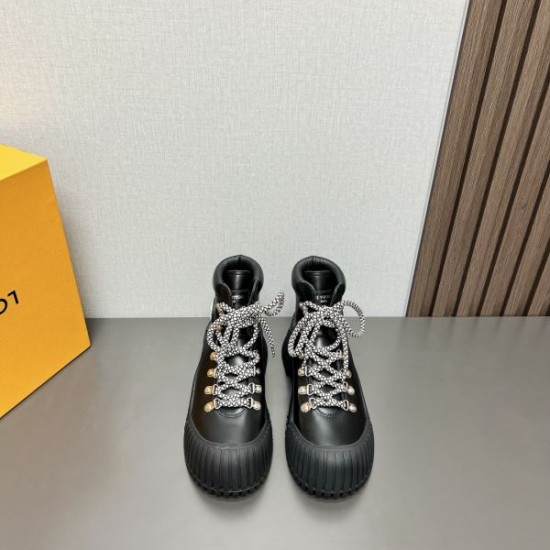 LOUIS VUITTON ルイヴィトン 2024FW レディース用 ブーツ セールでお勧め LOUIS VUITTON ルイヴィトン 2024FW レディース用 ブーツ セールでお勧め