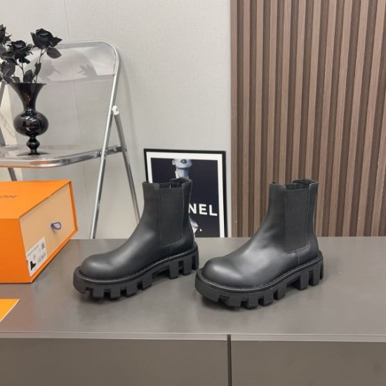 LOUIS VUITTON ルイヴィトン 2024FW レディース用 ブーツ 大人気お得安い LOUIS VUITTON ルイヴィトン 2024FW レディース用 ブーツ 大人気お得安い