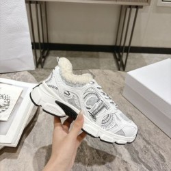 DIOR ディオール 2024FW レディース用 スニーカー 海外の顧客限定先行セール