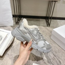 DIOR ディオール 2024FW レディース用 スニーカー 夢中になる冬季新作が続出