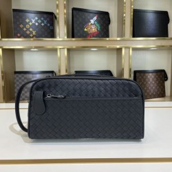 2024FW クラッチバッグ BOTTEGA VENETA ボッテガヴェネタ セレブも愛用