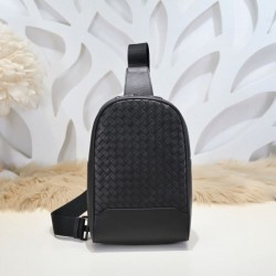 2024FW チェストバッグ BOTTEGA VENETA ボッテガヴェネタ 人気話題