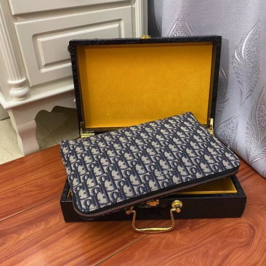 2024FW クラッチバッグ DIOR ディオール 秋冬新作完売雑誌掲載 2024FW クラッチバッグ DIOR ディオール 秋冬新作完売雑誌掲載