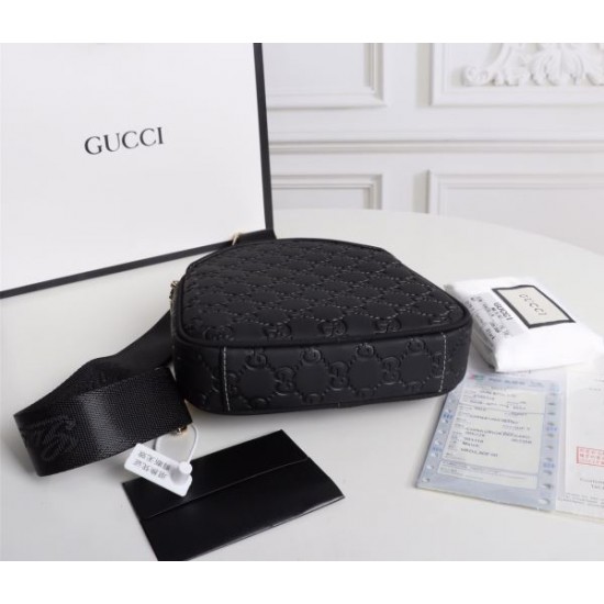 2024FW チェストバッグ GUCCI グッチ 雑誌掲載も多数注目の新作 2024FW チェストバッグ GUCCI グッチ 雑誌掲載も多数注目の新作