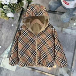 2024FW コート BURBERRY バーバリー 新作カジュアルコーデに