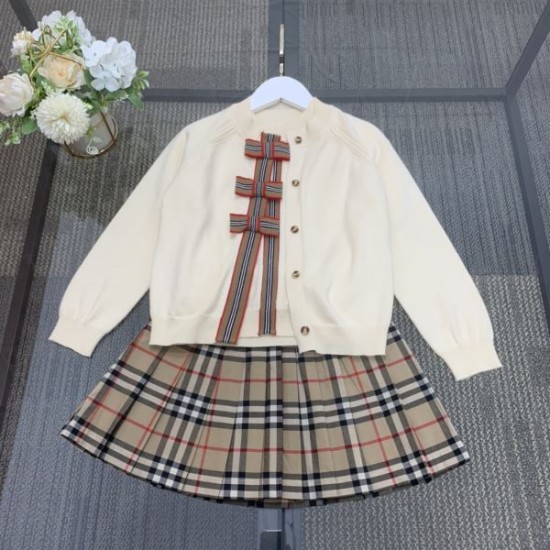 2024FW 上下セット BURBERRY バーバリー おしゃれ上級者を目指す 2024FW 上下セット BURBERRY バーバリー おしゃれ上級者を目指す