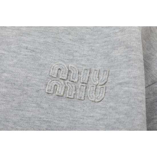 2024FW プルオーバー MIU MIU ミュウミュウ 一目置かれる秋冬新作 2024FW プルオーバー MIU MIU ミュウミュウ 一目置かれる秋冬新作