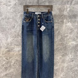 LOEWE ロエベ ジーパン 2024FW レトロ感のあるデザイン