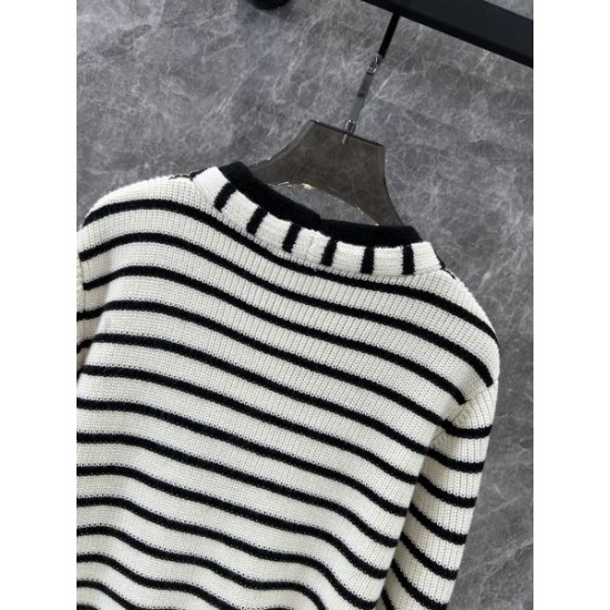 CELINE セリーヌ ニットカーディガン 2024FW 冬のおでかけにもぴったり CELINE セリーヌ ニットカーディガン 2024FW 冬のおでかけにもぴったり