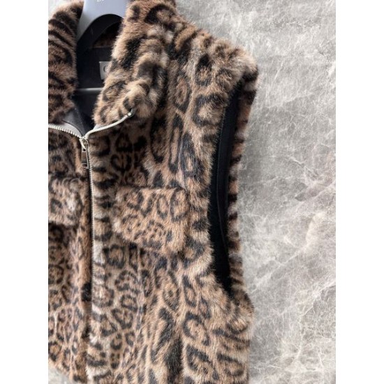 DIOR ディオール ベスト 2024FW シーズンの流行にチェック DIOR ディオール ベスト 2024FW シーズンの流行にチェック