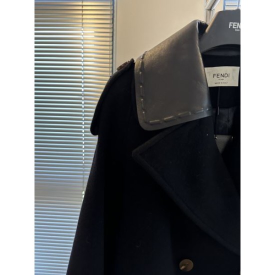 FENDI フェンデイ コート 2024FW 人気もまだまだ継続しています FENDI フェンデイ コート 2024FW 人気もまだまだ継続しています