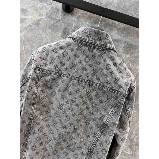 LOUIS VUITTON ルイヴィトン デニムのコート 2024FW 大人っぽく見せてくれ LOUIS VUITTON ルイヴィトン デニムのコート 2024FW 大人っぽく見せてくれ