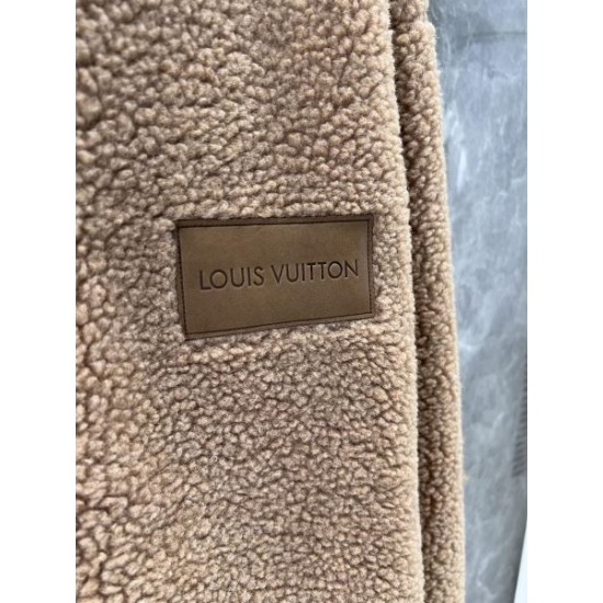 LOUIS VUITTON ルイヴィトン コート 2024FW ファッション感が満点 LOUIS VUITTON ルイヴィトン コート 2024FW ファッション感が満点