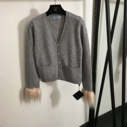 PRADA プラダ ニットカーディガン 2024FW 季節の変わり目に活躍する