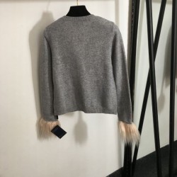 PRADA プラダ ニットカーディガン 2024FW 季節の変わり目に活躍する