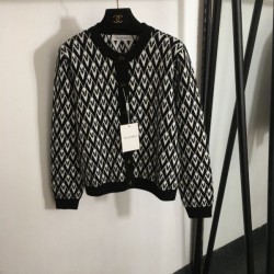 VALENTINO ヴァレンティノ ニットカーディガン 2024FW 着回し力抜群大人気